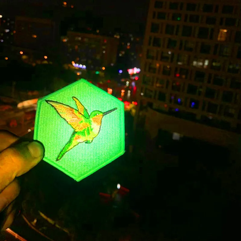 Parches bordados de colibrí, pegatinas hexagonales de pájaros, color azul cielo, insignias tácticas para ropa, mochila, chaleco, brazalete con apliques - imagen 4