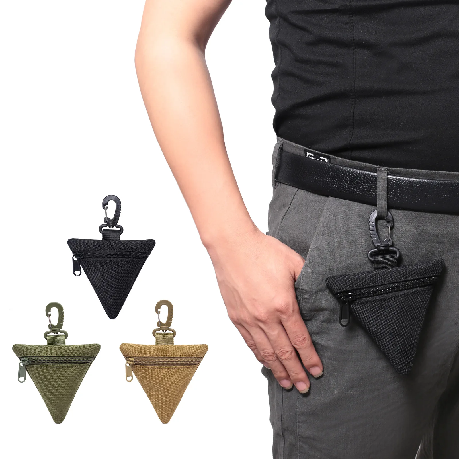Detalle de la cremallera YKK y el gancho de sujeción metálico de la bolsa táctica