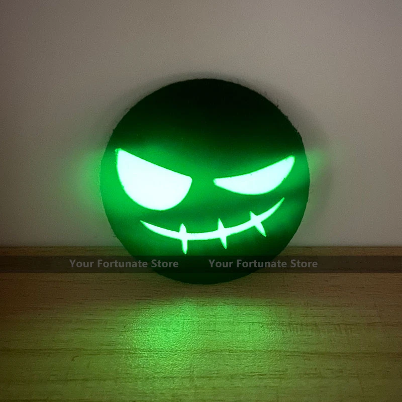 Parche redondo de risa malvada para Halloween, insignia táctica de nailon negro luminoso para ropa, mochila, decoración de sombrero - imagen 5