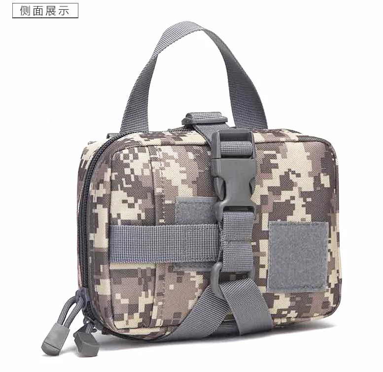 Una bolsa de camuflaje con una correa