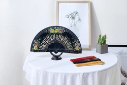 Abanico flamenco pintado a mano – Madera plegable dorada