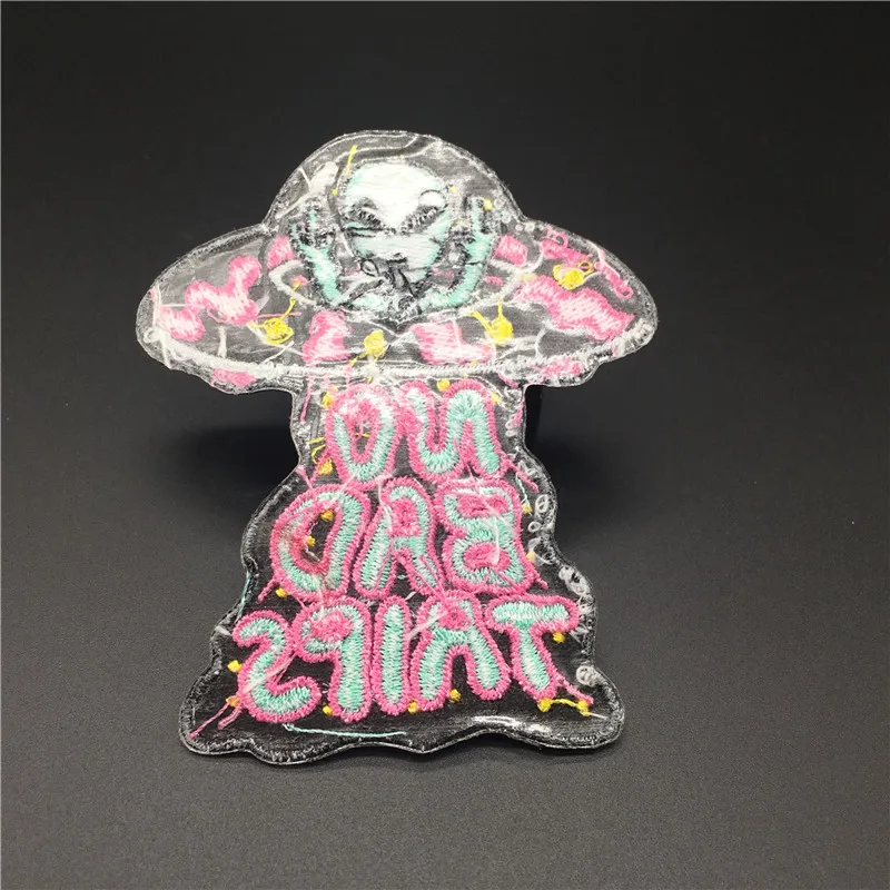 Parche de moda tamaño: 6,9x8cm Alien In Flying Saucer, ropa, pegatinas, mochilas, chaqueta vaquera, aplique Diy - imagen 5