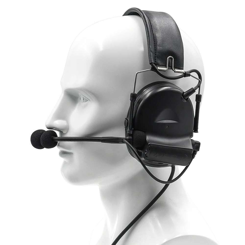 Una cabeza con un micrófono y auriculares