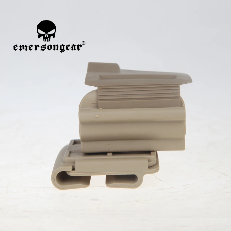 Vista frontal de la funda táctica Emersongear EM6139 en color TAN