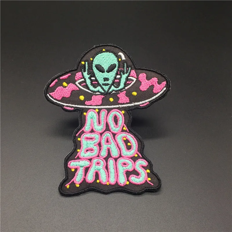 Parche de moda tamaño: 6,9x8cm Alien In Flying Saucer, ropa, pegatinas, mochilas, chaqueta vaquera, aplique Diy - imagen 2