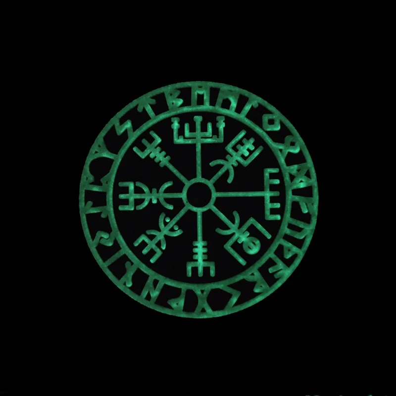 Brújula nórdica con Logo de vikingo Runavin Odin, parche luminoso de PVC, brazalete táctico de goma para decoración de bolsas de ropa vaquera - imagen 4