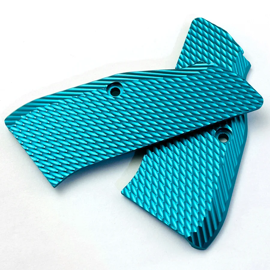 Un cuchillo azul y negro con un mango