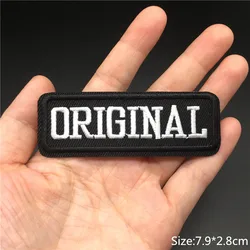 Parche termoadesivo negro blanco con texto rayas DIY costura
