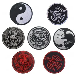 Parche bordado Yin Yang gato dragón pájaro negro blanco para mochila