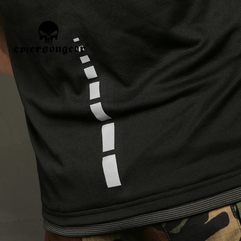 Camiseta mostrando flexibilidad