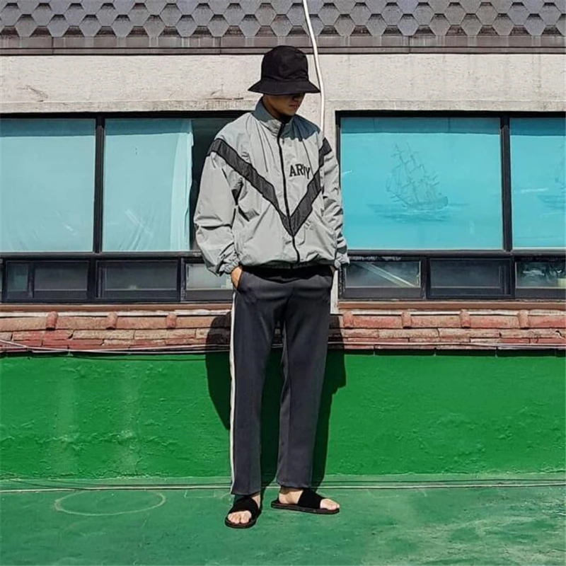 Chaqueta de entrenamiento militar para hombre, abrigo deportivo reflectante, a prueba de viento, rompevientos para parejas - imagen 5