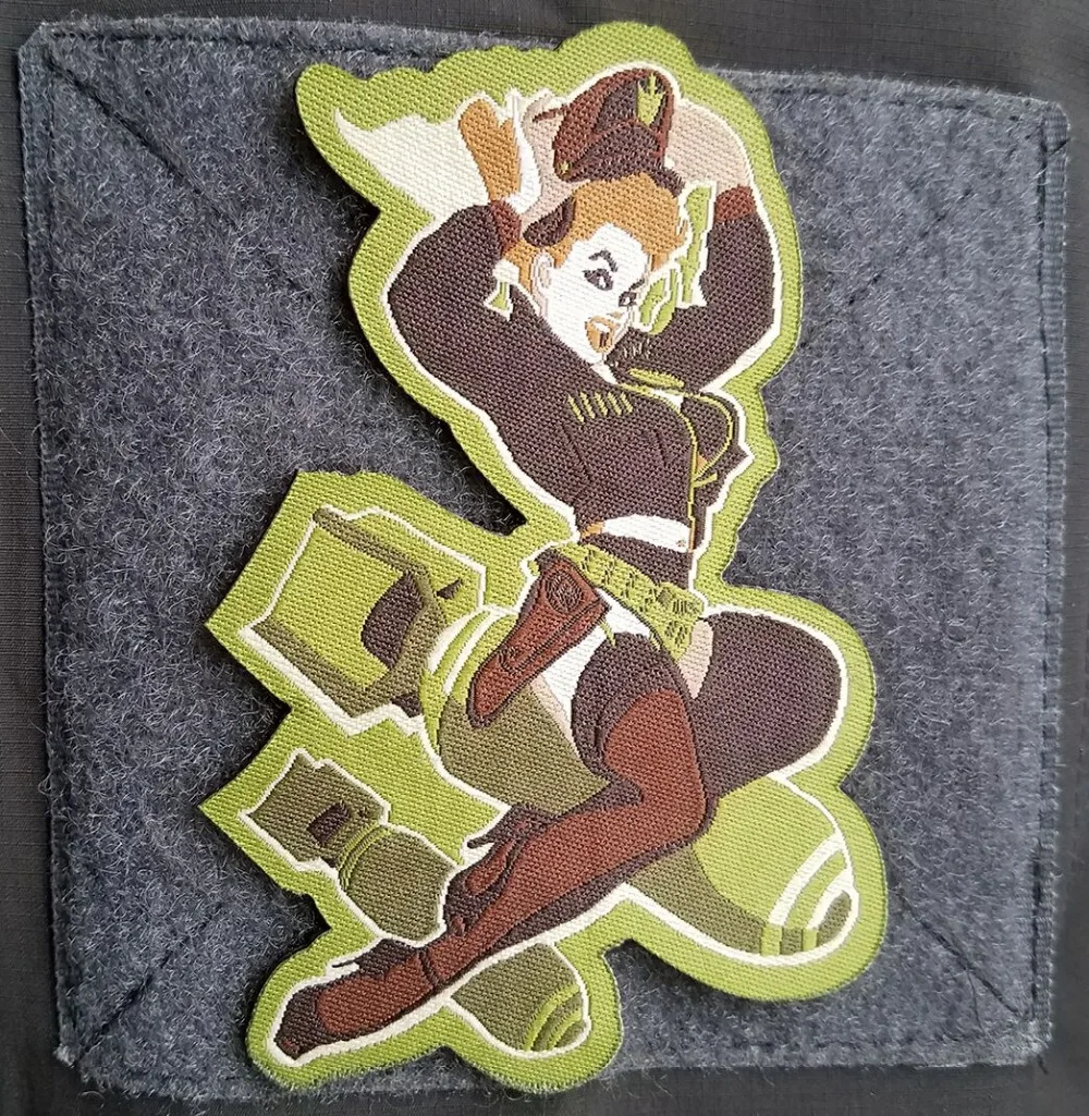 Parche de DEATH FROM ABOVE BOMBER GIRL PINUP AIR FORCE B29 PILOT ARID HOOK, insignia para chaqueta y mochila - imagen 2