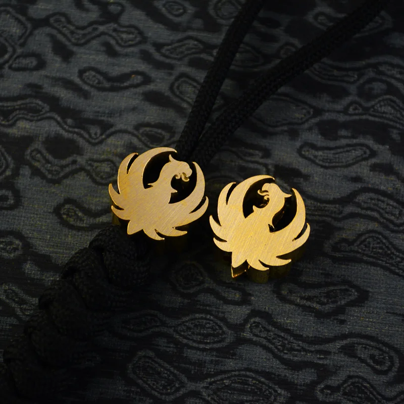 Cuchillo de latón de titanio, colgantes de cuerda de paraguas, herramientas EDC para exteriores, cuentas de Paracord, linterna, cordón, pulsera, accesorios, juguetes, 1 unidad - imagen 2