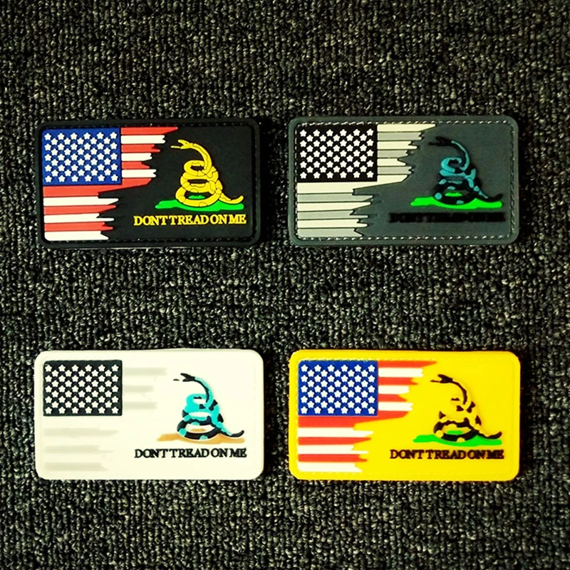 Insignia PVC Serpiente Dont Tread On Me - Detalle del acabado del bordado