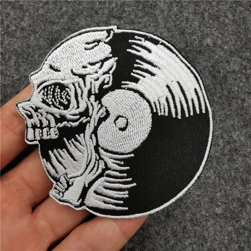 Parche de ropa blanco y negro, parches bordados de Punk Hippie para ropa, coser a rayas, parches de planchado de Calavera, apliques de pegatinas - imagen 3