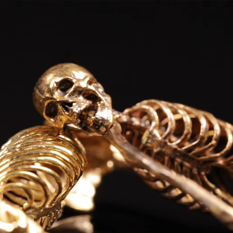 Llavero con forma de esqueleto, herramienta creativa de latón para crear huecos, EDC - imagen 3