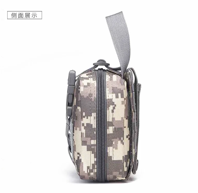 Una bolsa de camuflaje con cremallera