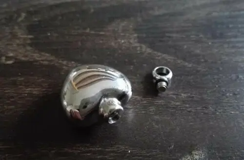 Mini colgante de collar de botella de medicina de caja de pastillas impermeable de acero de titanio - imagen 2