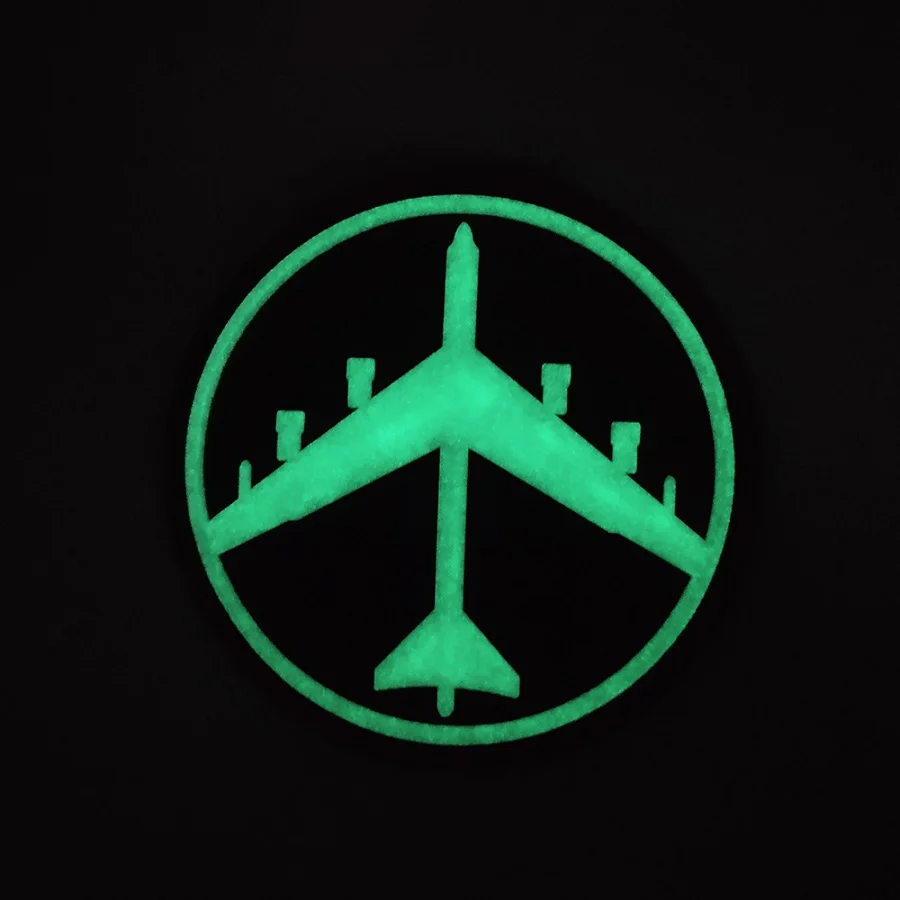 Brazalete táctico de goma redondo luminoso con parche de PVC para avión que brilla en la oscuridad con gancho para decoración de ropa y mochilas - imagen 5