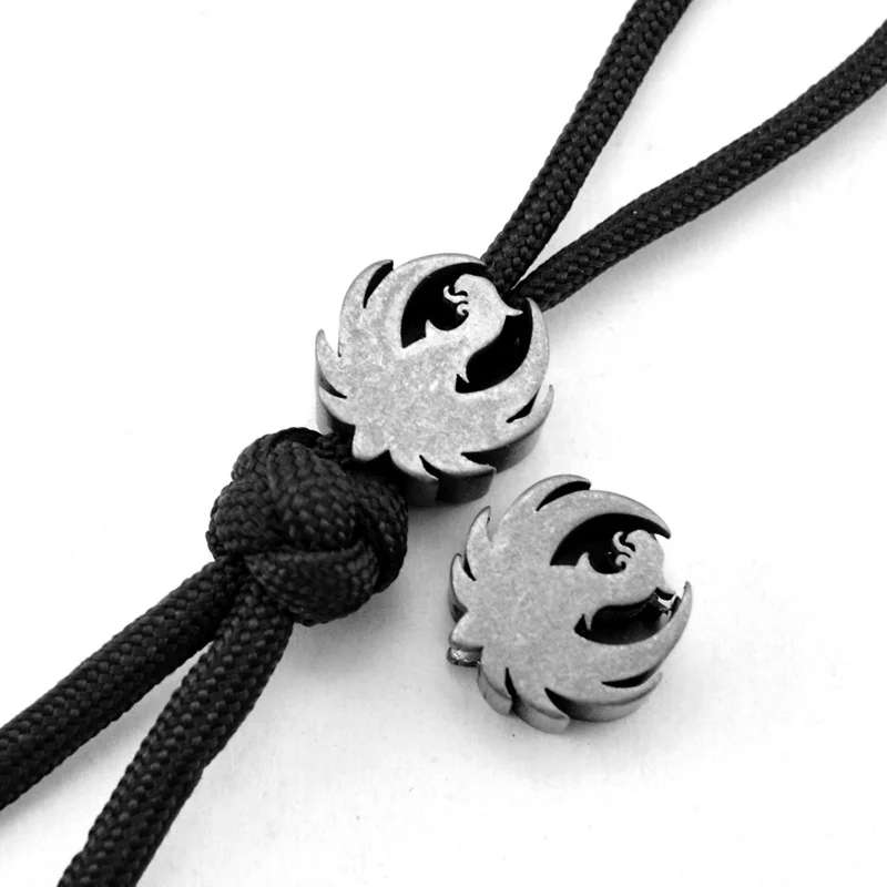 Cuchillo de latón de titanio, colgantes de cuerda de paraguas, herramientas EDC para exteriores, cuentas de Paracord, linterna, cordón, pulsera, accesorios, juguetes, 1 unidad - imagen 3