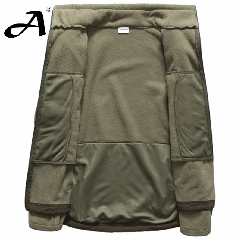 Chaqueta Softshell Militar - Detalle de calidad de costuras