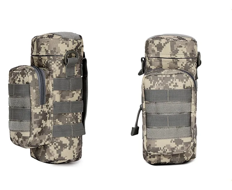 Una mochila de camuflaje y una bolsa