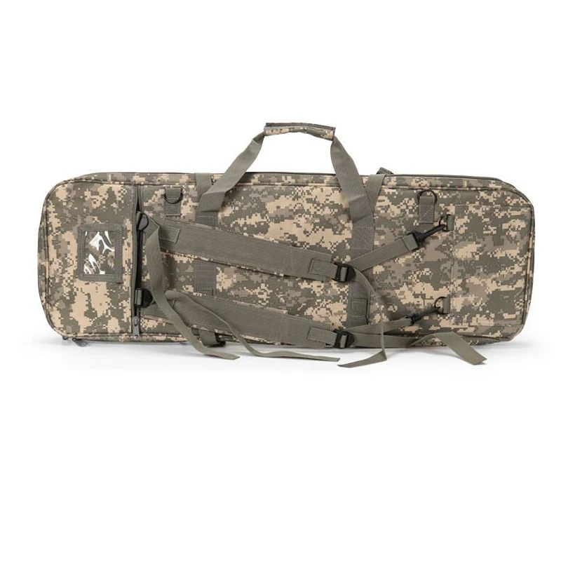 Una bolsa de camuflaje con correas y una cremallera