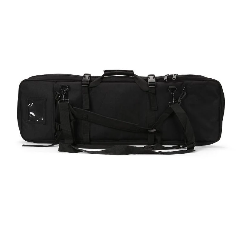 Una bolsa negra con un logotipo blanco