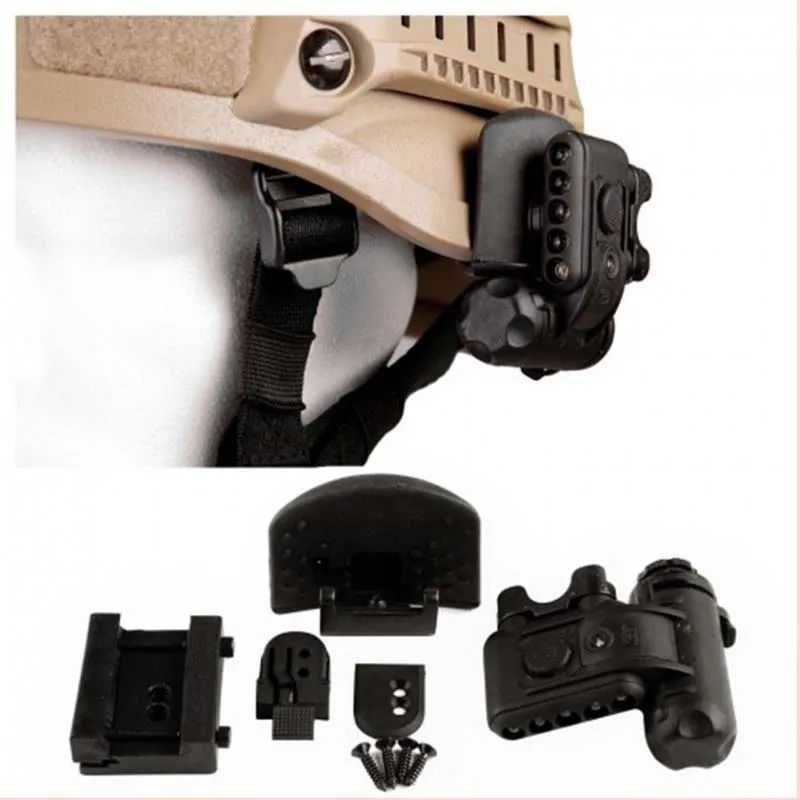 Un casco con un soporte de cámara y una cámara negra