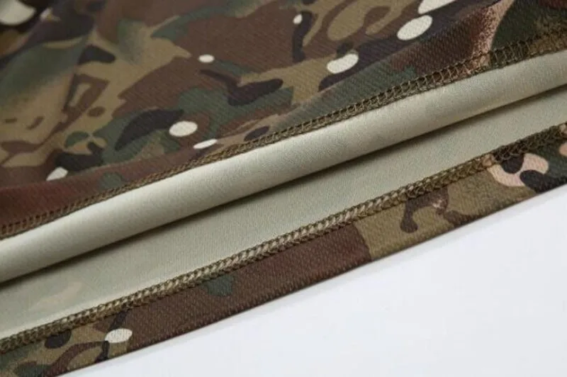 Camiseta Camuflaje MEGE KNIGHT - Detalle de cuello