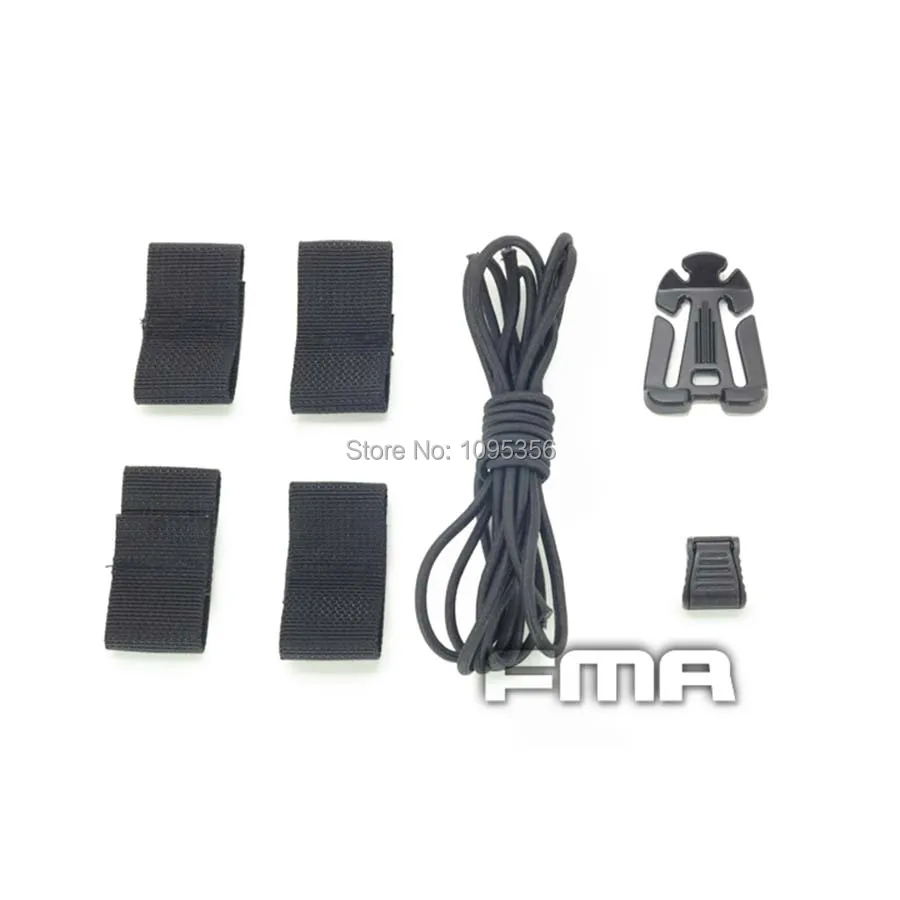 Casco FMA negro modificado con trajes de goma.