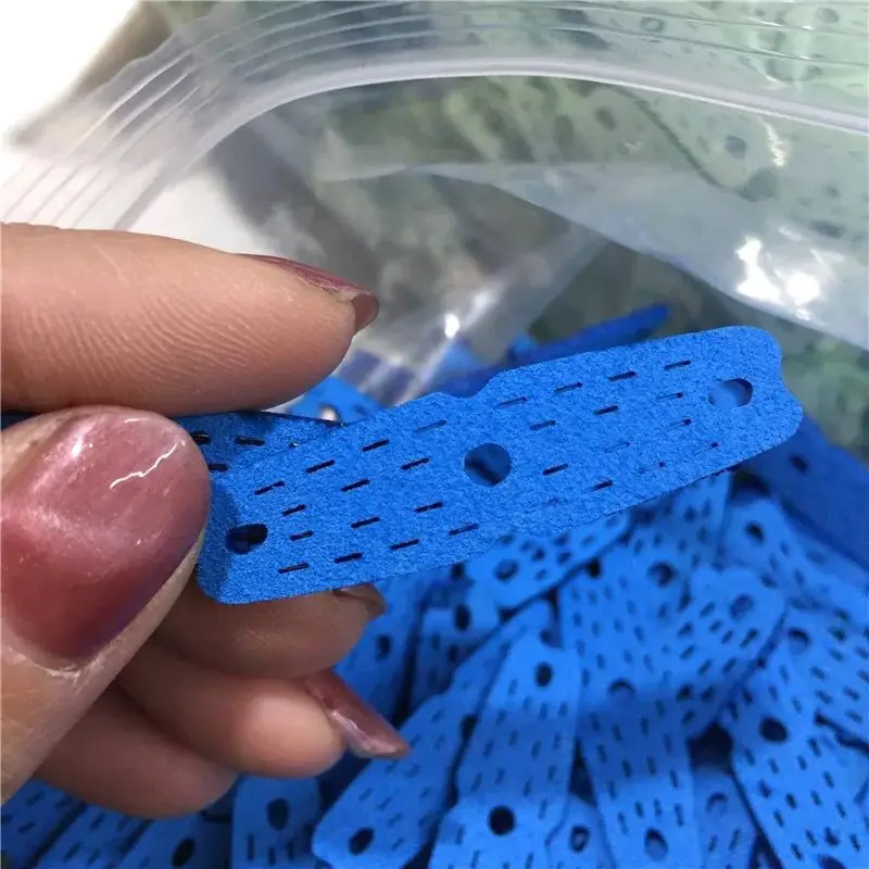 Bolsas de tirachinas de cuero de microfibra para caza, accesorios con agujero central para catapultas al aire libre, 20 unidades - imagen 4