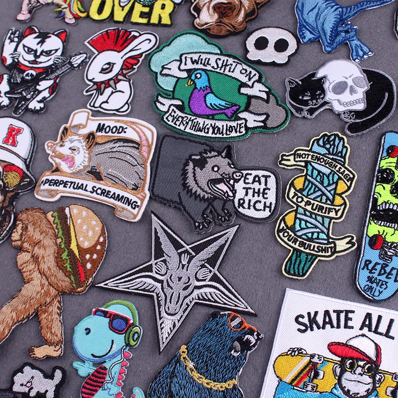 Parche termoadhesivo punk Baphomet a rayas y animales hippie