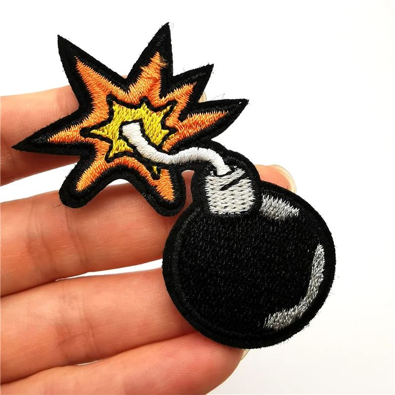 Parches de dibujos animados en la ropa, apliques de flores bordadas en blanco y negro, pegatinas de planchar, transferencia de hierro para ropa - imagen 3