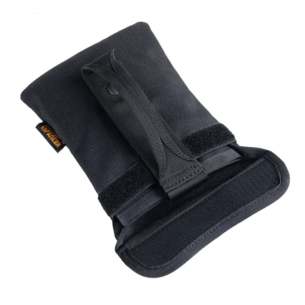 Una caja negra con una correa para el teléfono celular