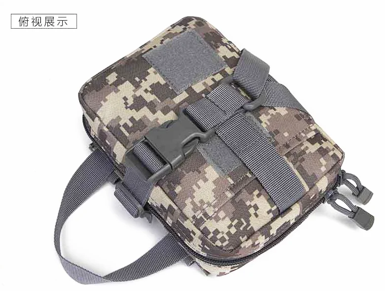 Una bolsa de camuflaje con una correa