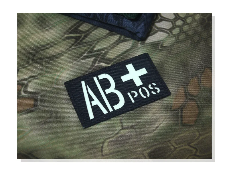 Parche militar de tipo de sangre del ejército SWAT que brilla en la oscuridad, parche A + B + AB + O + A B O AB POS, gancho y bucle, parche de grupo sanguíneo luminoso - imagen 3