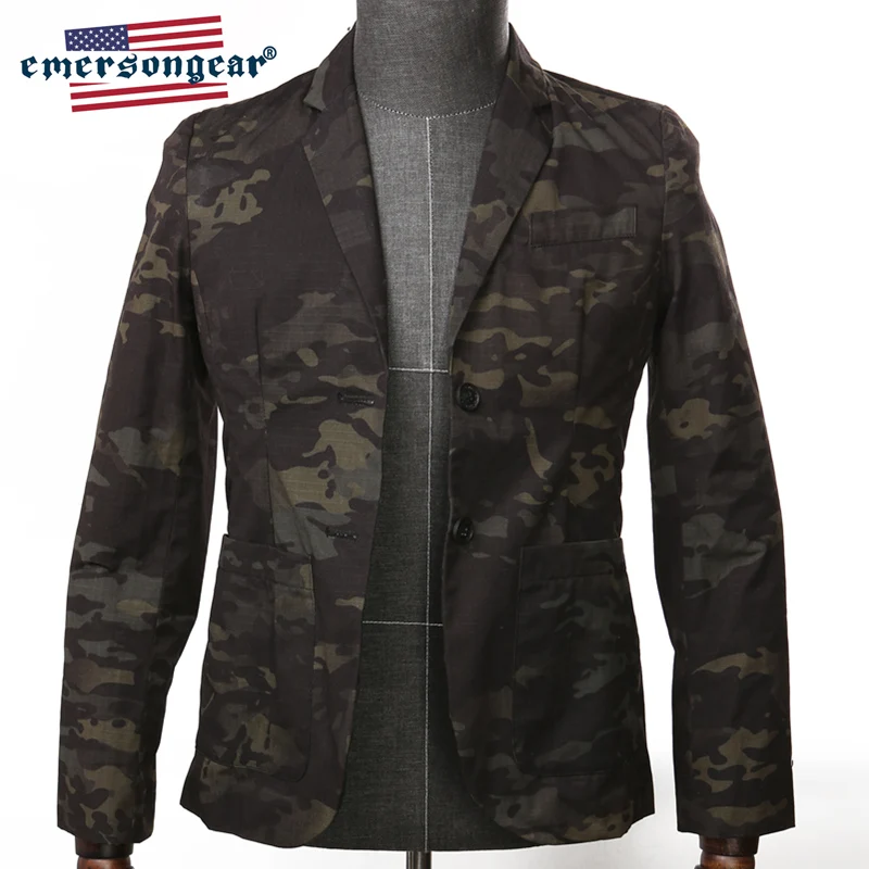 Detalle del tejido de la chaqueta táctica