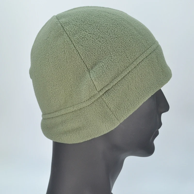 Un sombrero verde en un maniquí
