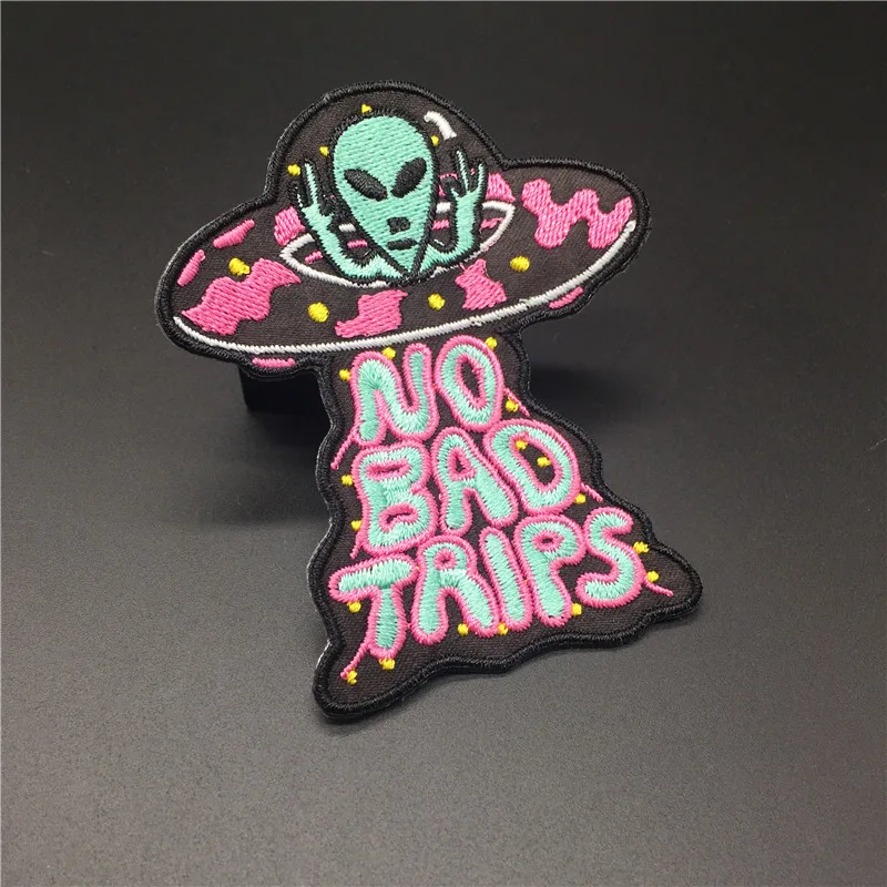Parche de moda tamaño: 6,9x8cm Alien In Flying Saucer, ropa, pegatinas, mochilas, chaqueta vaquera, aplique Diy - imagen 3