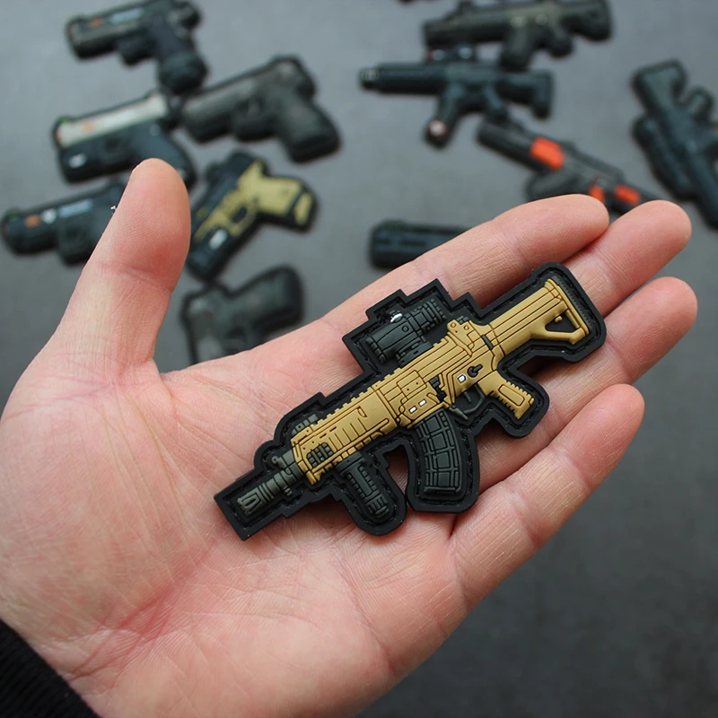 Insignia mágica de arma, brazalete táctico de silicona, casco con Mini insignia de arma - imagen 3