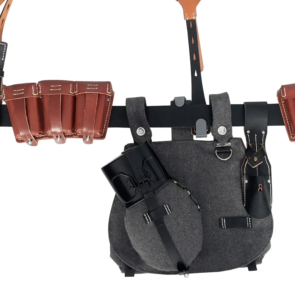 Los soldados combinados de equipos alemanes de 98 quilates están equipados con correas para el pecho y bolsas de pan vintage marrones. - imagen 4
