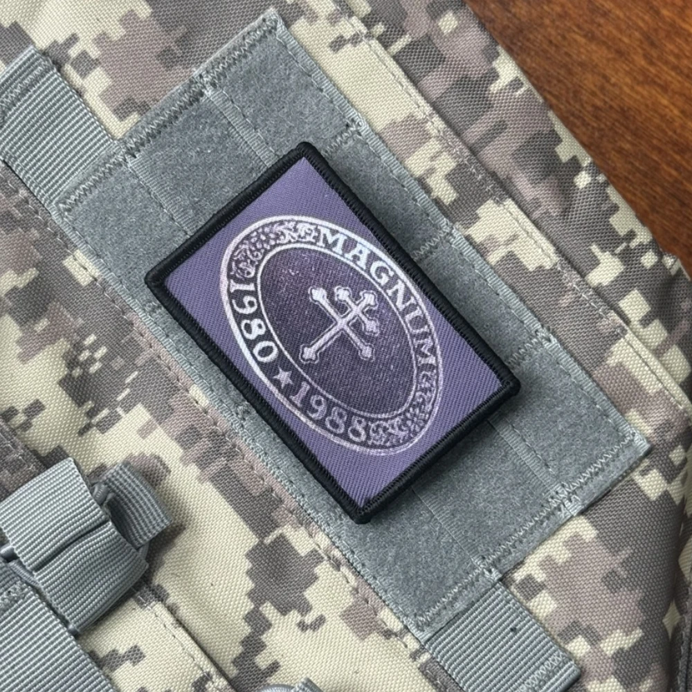 Parche con insignia de moral cruzada Magnum, emblema militar, brazalete táctico, gancho y bucle impreso, ropa, mochila, pegatinas con apliques personalizados