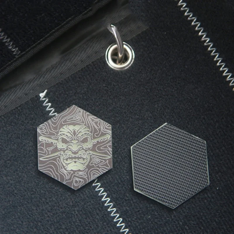 Emblema de calavera samurái portátil para exteriores, parches de gancho y bucle, brazalete táctico UV impreso, insignias de moral brillante en mochila - imagen 5