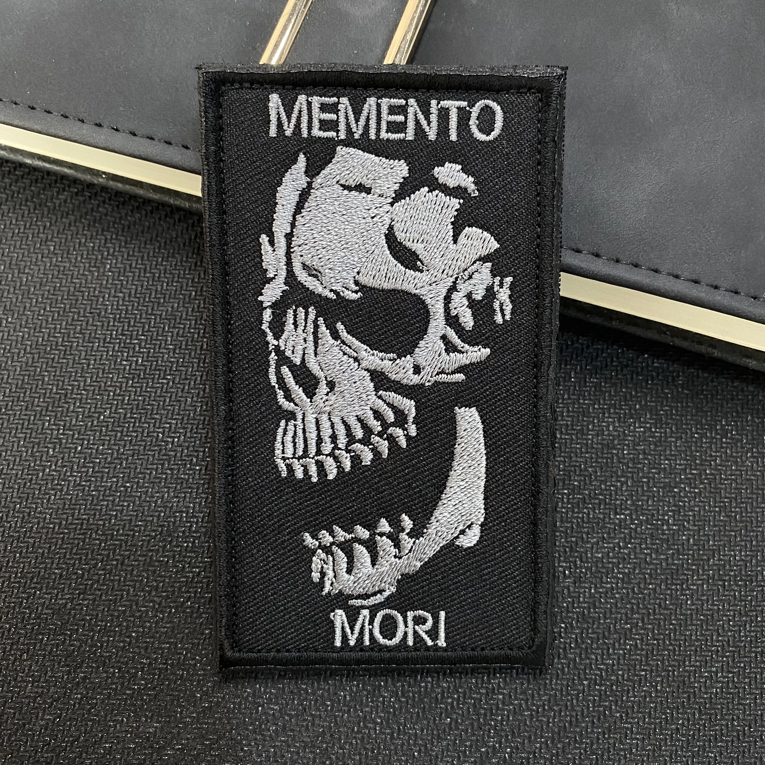Memento Mori-insignia de moral bordada con gancho y bucle, pegatinas para mochila de mano con calavera para exteriores, brazalete táctico, emblema, parches militares - imagen 5