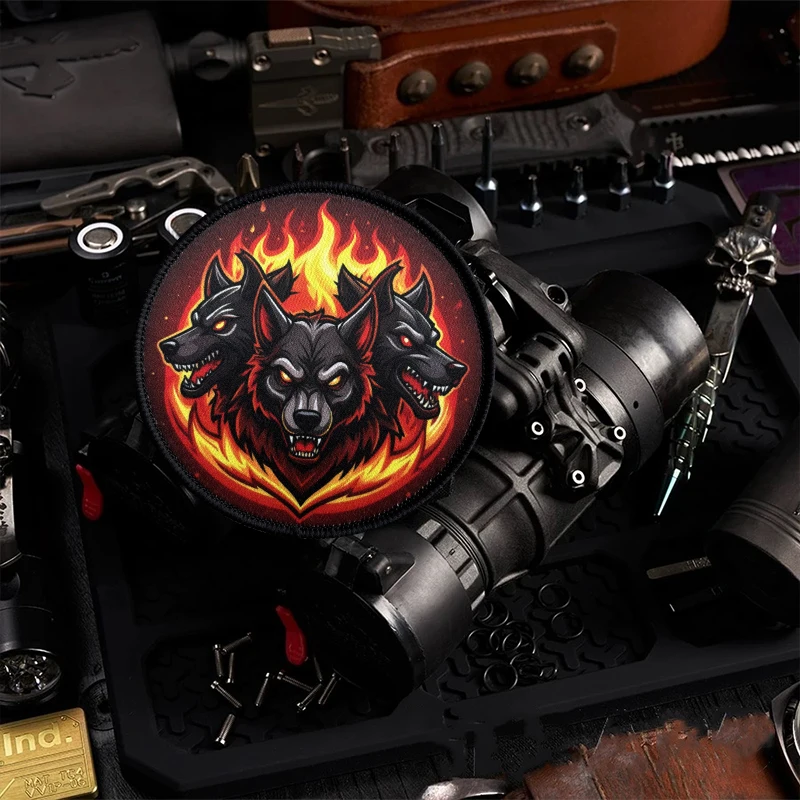 Parche táctico Flame Hell Dog chevron moral con velcro - imagen 2