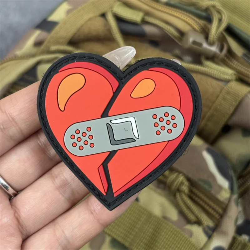 Parche de PVC 3D "Corazón agrietado", insignia de moral táctica, parches militares con gancho, ropa, mochila, pegatinas, brazalete - imagen 3