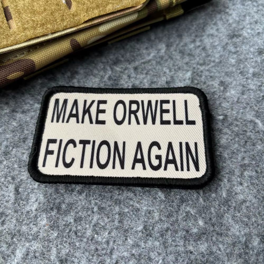 Parche táctico velcro Orwell – Emblema moral para ropa o mochila - imagen 5