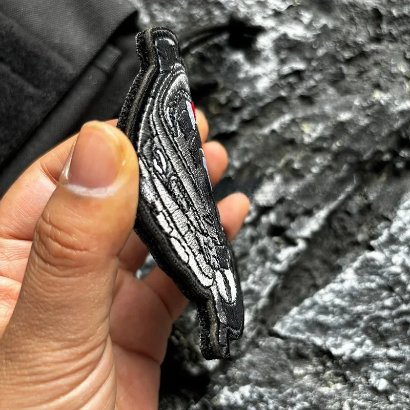 Parches tácticos bordados de oso para ropa, insignias de moral con logotipo de tiburón Guerrero, pegatinas de mochila enfadado, apliques de gancho y bucle - imagen 2