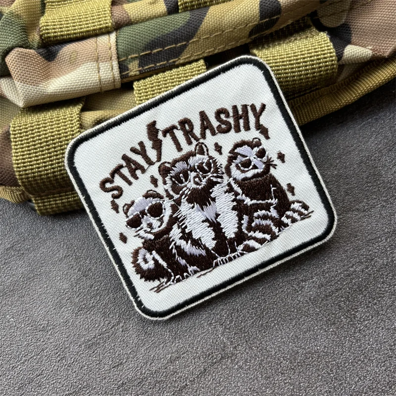 Parche bordado de mapache de dibujos animados tácticos, parche con gancho, insignia de moral, parches para ropa, pegatinas para mochila - imagen 4